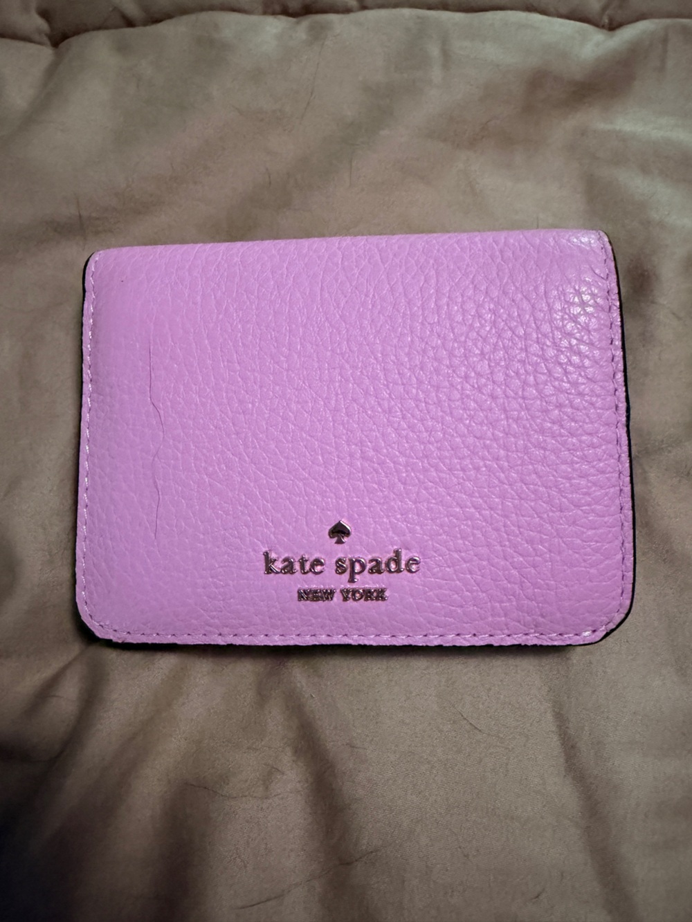 kate spade pebbled leather snap wallet with gold logo in Carnation Pink
